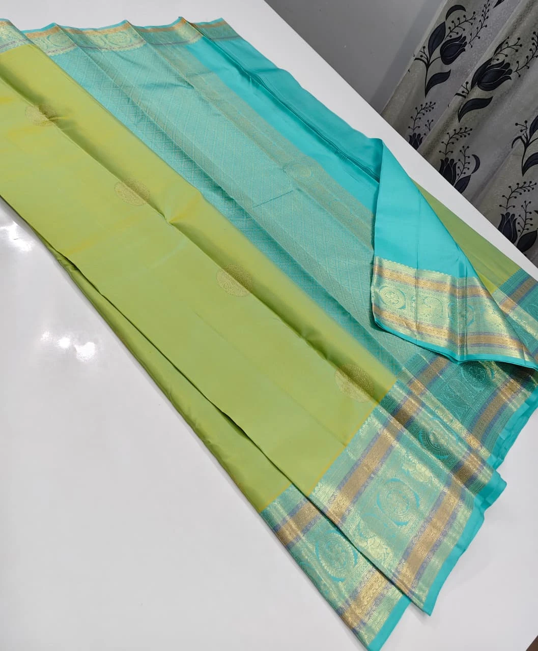 Pure Kanchipuram Pattu Silk Saree in Purple & Sky Blue